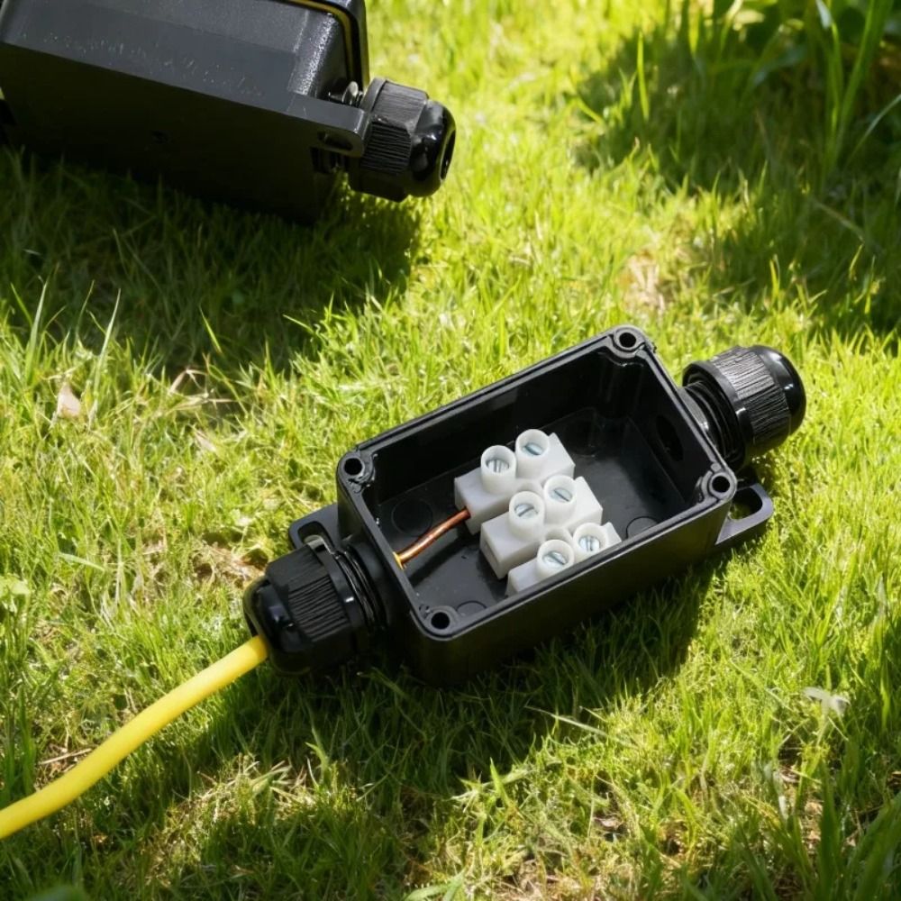 صندوق توصيل كهربائي متين IP66  - مراجعة Outdoor Lighting Junction وسعره